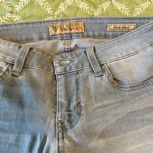GUESS Light Wash Skinny Jeans - Women's